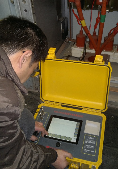 �F����|���϶�λ��